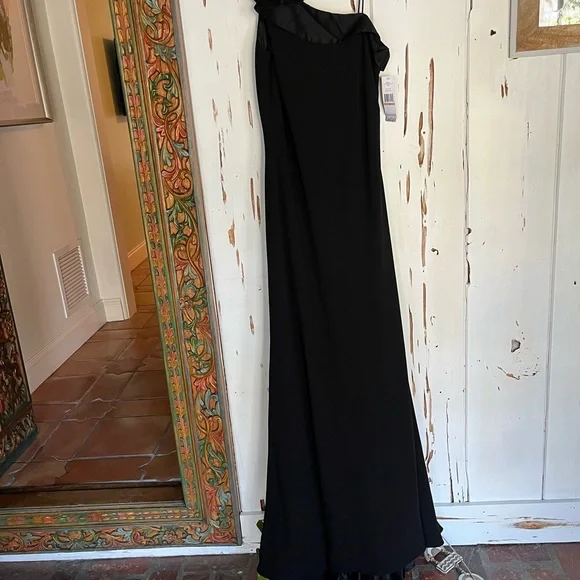 Carmen Marc Valvo Dresses Carmen Marc Valvo Infusion Womens